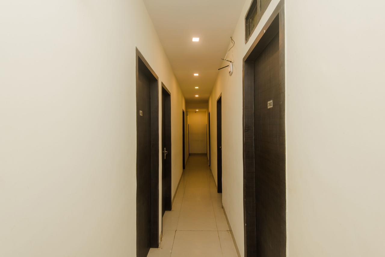 Oyo 10103 Hotel Aviva Mumbai Kültér fotó
